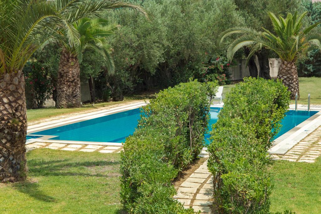 Leone Luxury Villas Kalamákion Extérieur photo