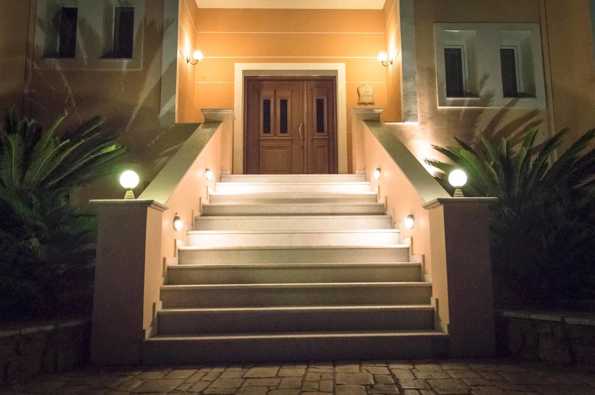 Leone Luxury Villas Kalamákion Extérieur photo