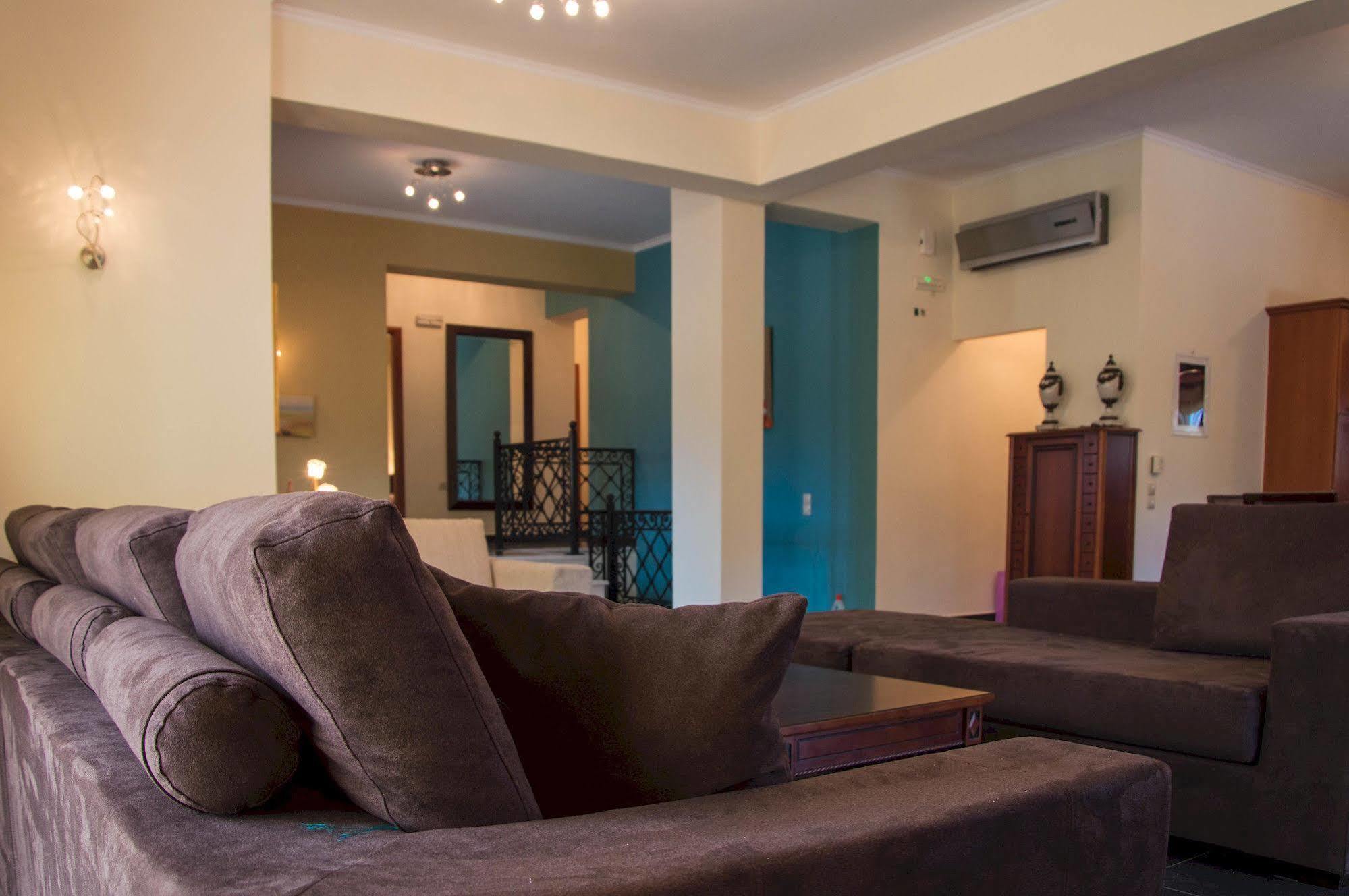 Leone Luxury Villas Kalamákion Extérieur photo