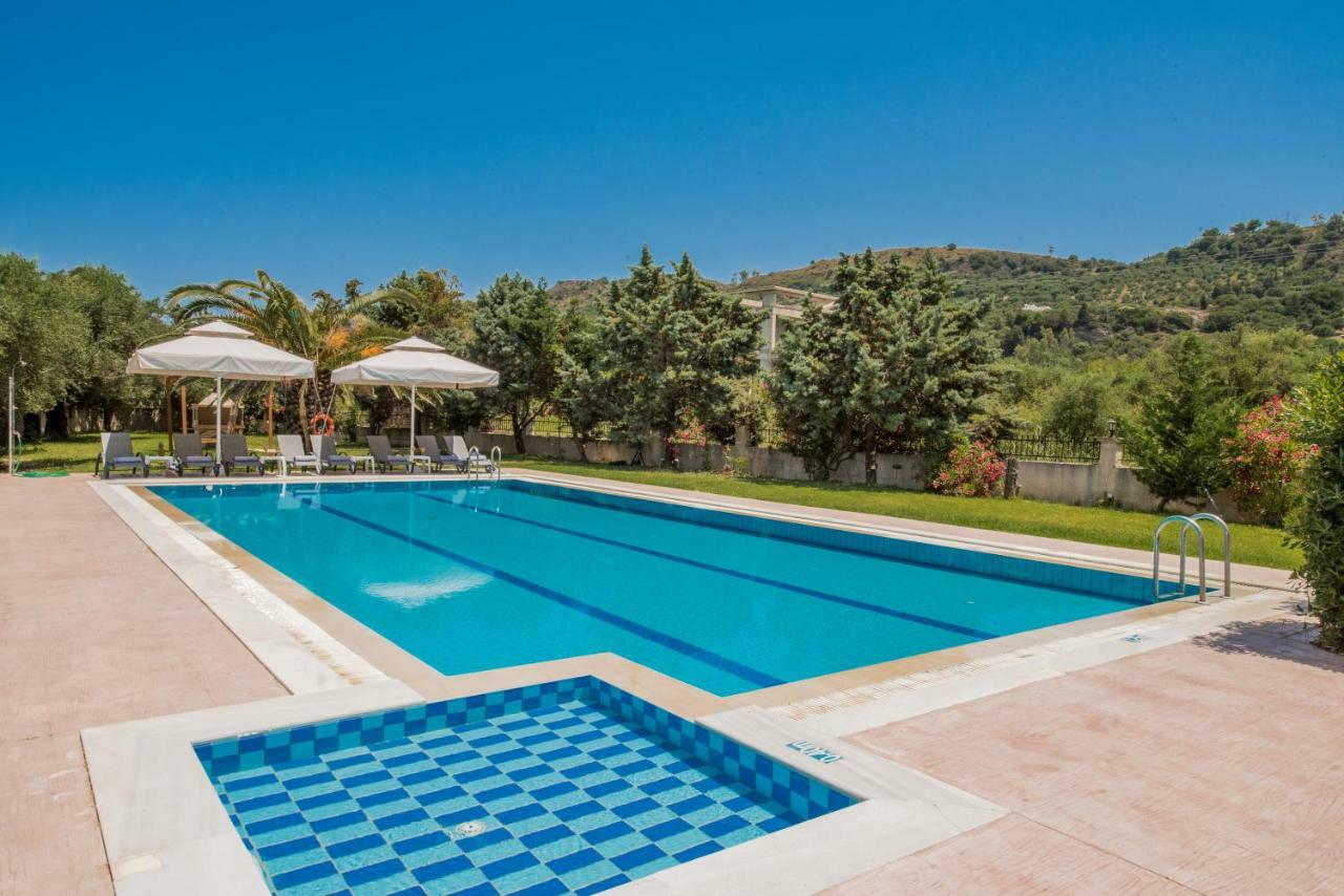 Leone Luxury Villas Kalamákion Extérieur photo