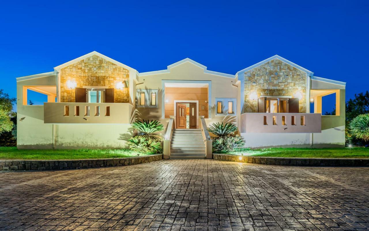 Leone Luxury Villas Kalamákion Extérieur photo