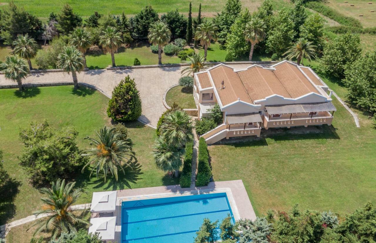 Leone Luxury Villas Kalamákion Extérieur photo